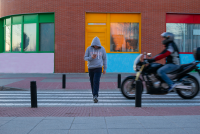 Italy moves against ‘zombie pedestrians’ as phone users face €75 fine