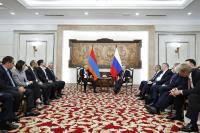 What issues did the leaders of Armenia and Russia discuss?