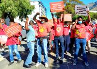 SOUTH AFRICA: ‘Corporate executives sit around tables with the President… while workers sleep outside offices!’