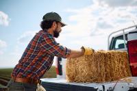 Farmers are more confident about the future, but still aren’t investing