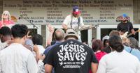 Worship leader Sean Feucht makes stop in Yakima; churches organize counter event