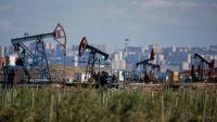 Oil up nearly 1% as US and Iran trade fresh strikes