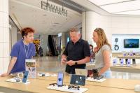 Chinese Phone Makers Raise Prices as Memory Costs Soar