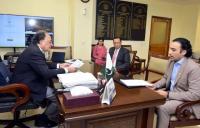 PVARA chairman briefs finance minister on Hong Kong visit