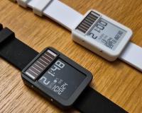 E-Ink watch runs on solar power