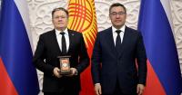 President Zhaparov presents Order of Dostuk to Rosatom Director Likhachev