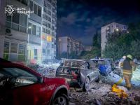 Russian strikes kill 2 Ukrainian civilians as Moscow and Kyiv threaten to raise the stakes