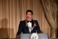 Lionel Richie Health Update: Singer Reportedly Undergoing Cardiac Tests After St. Louis Concert