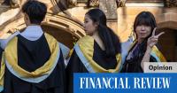 Economics says Australia should have negative migration
