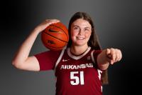 Arkansas women’s basketball lands 6-foot-8 center Kendall Hulsman over SEC rivals