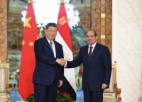 Xi Visits Egypt, Deepens China’s Mideast Push