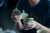 Many Oregon Jobs Pay too Little to Support a Family