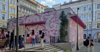 Traditional Czech lace inspires new Žižkov mural by Polish artist