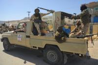 Houthi fighters clash with Yemeni government forces in country’s southwest