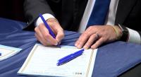 Gov. Meyer signs three Delaware immigration bills into law