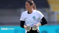 Earps eyes Man Utd reunion as WSL comeback nears