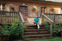 "Podlachia is underestimated by new emigrants." A Belarusian creates a photo project dedicated to house shutters on the Polish border