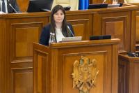 Public sector employees of Moldova to receive one-time allowances of up to 4,000 lei; parliament approves budget's revision in first reading