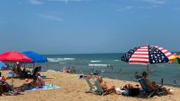 Bacteria ‘contamination’ forces MASSIVE wave of beach closures in US state this holiday weekend
