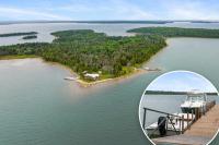 4-island package on US-Canada border hits market fully loaded for $2.3M — boats included