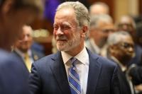 Former SC governor launching effort to mend political divide in U.S.