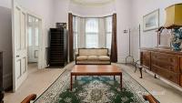 ‘Not what we expected’: Bayside home sells for $320,000 above reserve