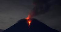 The Anak Krakatau erupts: Indonesia restricts access to the volcano