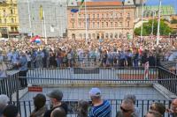 Tens of Thousands Protest in Zagreb against Illegal Waste Dump near Gospic
