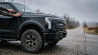 A 205-kilowatt-hour battery in a full-size electric pickup pushed its range to 1,059 miles on one charge over seven Michigan days, and the figure more than doubles the same truck’s EPA-rated limit