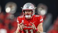 UNLV vs Hawaii Prediction, Picks & Parlay for Week 1