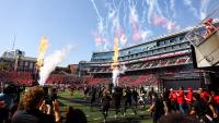 Defense, ground game carry Cincinnati Bearcats to season-opening win