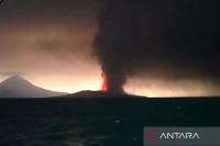 Ships told to keep 3-km distance from Anak Krakatau crater