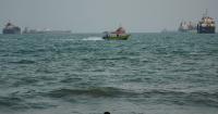 Iran claims strike on US ship in Strait of Hormuz as fighting escalates