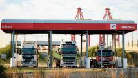 Push for more Australian oil refineries questioned as domestic production ‘falls off a cliff’
