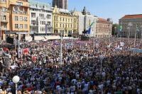 Croatians rally for cleanup of waste