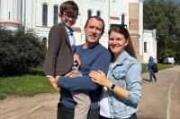 Push-ups with dad, lessons with mom. How the Seviarynets family lives and learns in Vilnius