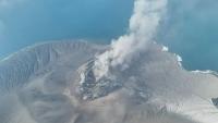 Huge volcanic eruption in Indonesia sends ash cloud 15km into sky closing 8 airports & leaving 170k passengers stranded