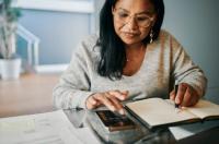 Looking to Open a Savings Account? Here’s How Women Can Choose the Right One