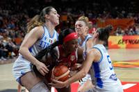 Jackie Young, Chelsea Gray lead gritty US escape in World Cup win vs. Italy