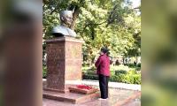 Rajya Sabha MP Raghav Chadha pays tribute at Shastri Memorial in Tashkent