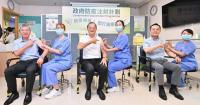 Health Secretary Receives Influenza Vaccine, Urges Public to Get Vaccinated Early This Season