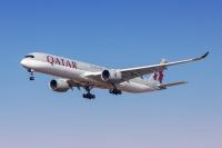 Which airlines are still flying in Russian airspace?