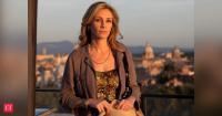 In 2007, Julia Roberts built a solar-powered Malibu home using recycled materials and sustainable wood. 19 years later, her eco-friendly choices still shape how she lives