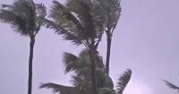 Hurricane Lowell barrels towards Hawaii
