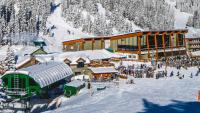 U.S. Travelers Eye Canadian Ski Resorts After Early Snowfall For Tourist Spots