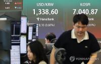 Seoul shares up nearly 2 pct late Tue. morning on tech rally