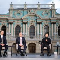 Russia, Ukraine open to renewed three-way peace talks