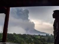 Indonesia flights resume gradually after 2-day disruption due to Anak Krakatau eruption