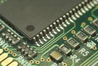 Intel Climbs 5% on High-NA EUV Production Lead, ASML and Taiwan Semiconductor Advance 3%