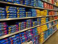Mondelēz cuts 2,200 tons of plastic with paper cookie trays